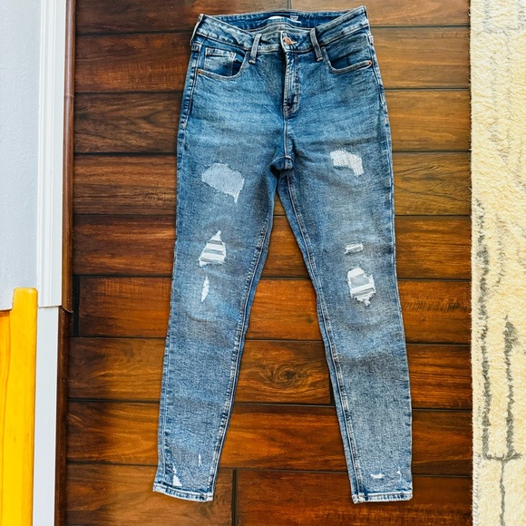 Old Navy Rockstar Super Skinny Distressed Patches High Rise Jeans - Picture 1 of 7